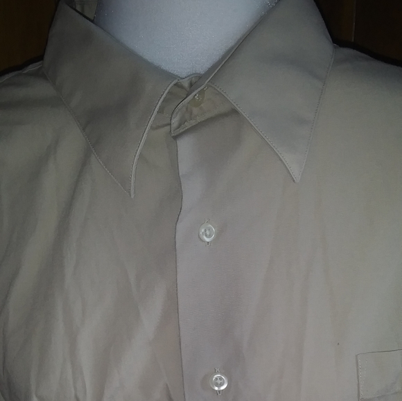 Men's Covington Cream Colored Dress Shirt - Picture 2 of 7